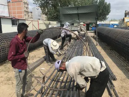 آرماتوربندی روی لولهٔ آبرو
